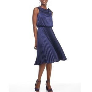 NWT Gal Meets Glam Bethany Navy Shimmery Satin MIDI Dress Size 8 Guessed